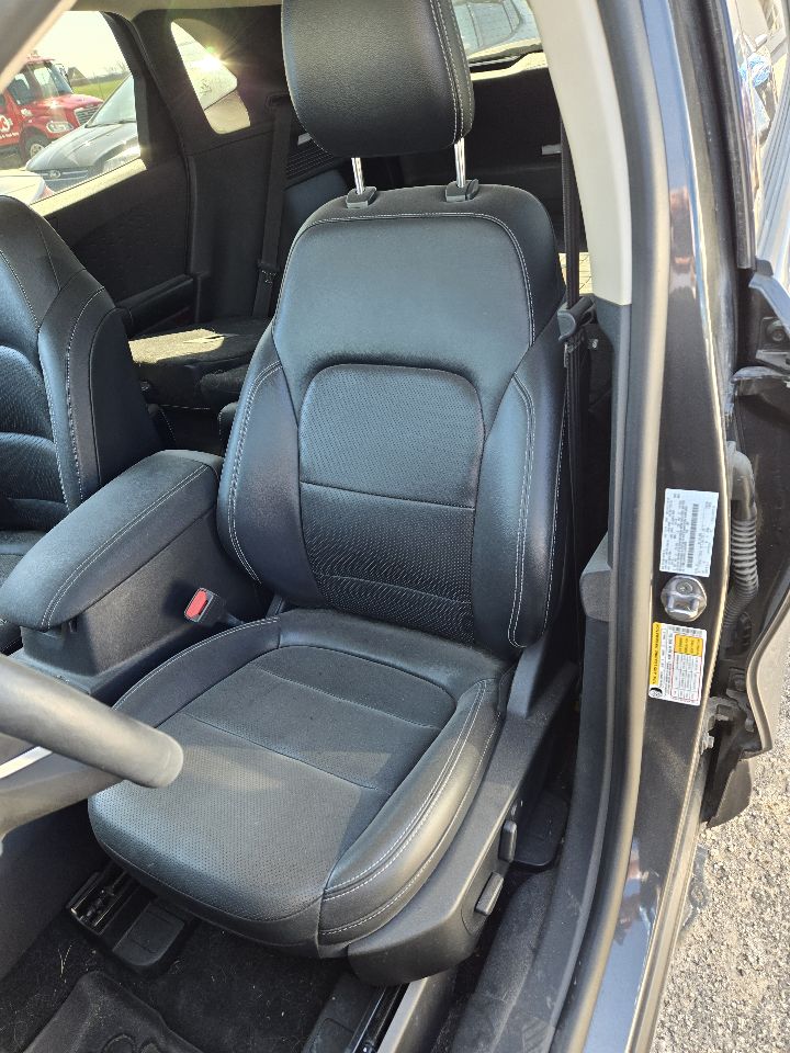 Vehicle/250036_11.jpg