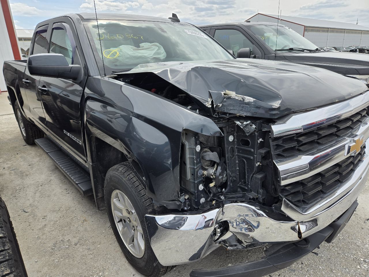 https://f005.backblazeb2.com/file/img-partshotlines-com/Inventory/EX441/Vehicle/250058_01.jpg