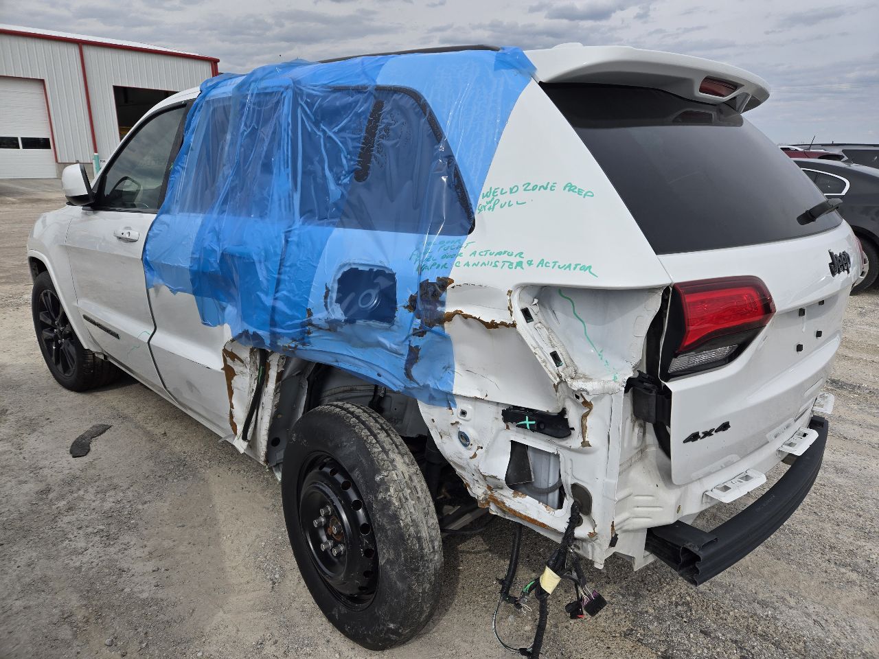 Vehicle/250072_03.jpg