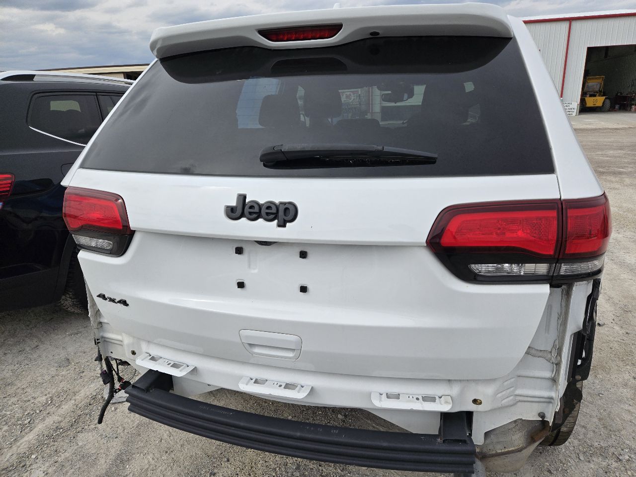 Vehicle/250072_05.jpg