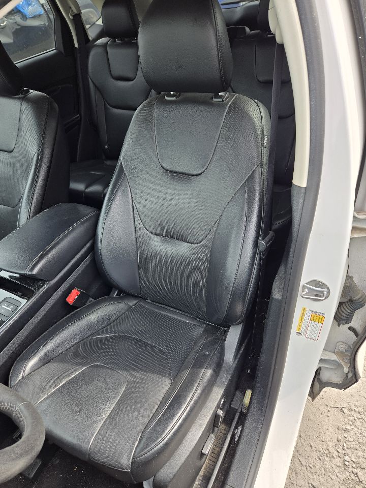 Vehicle/250073_10.jpg