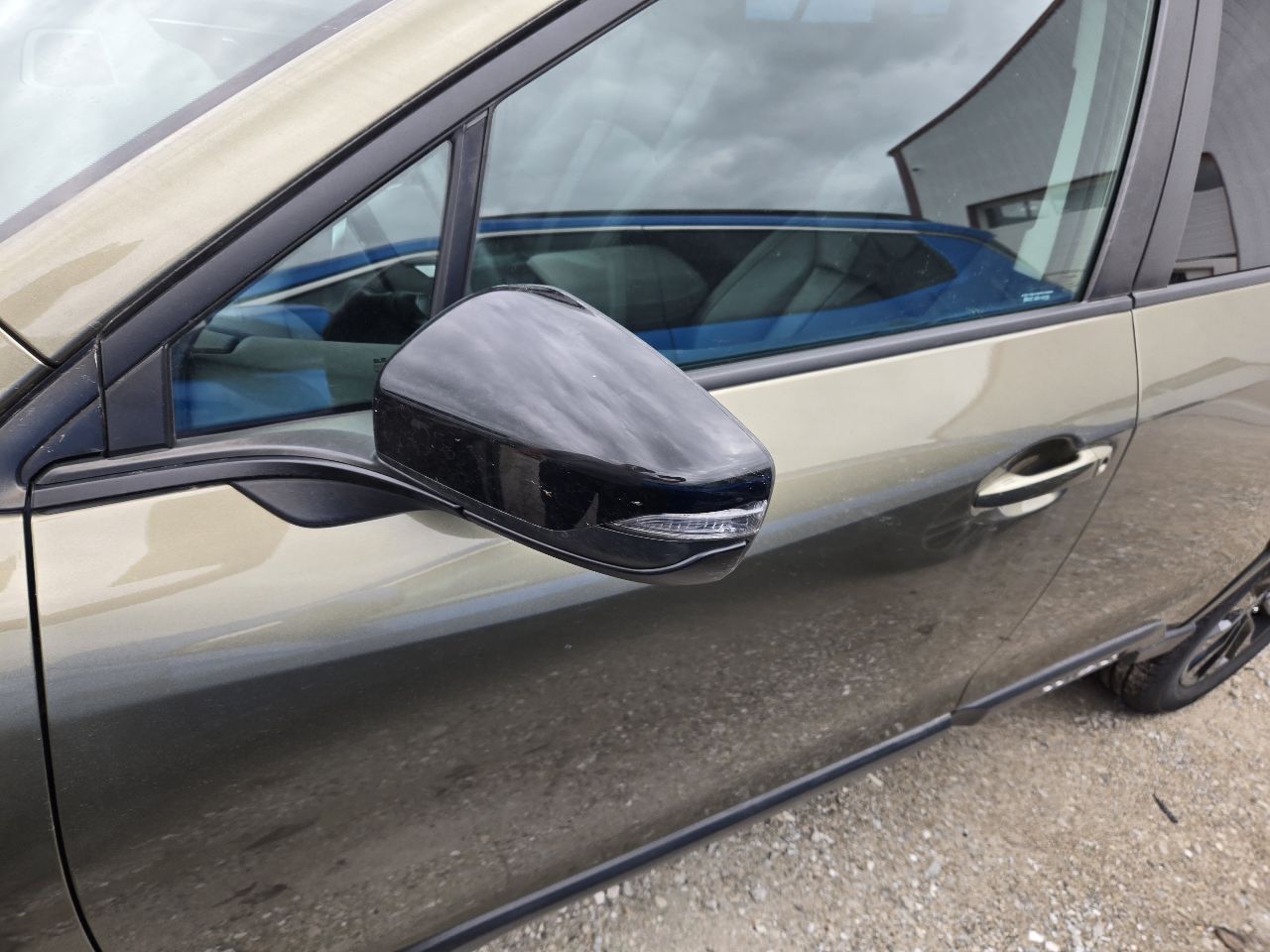 https://f005.backblazeb2.com/file/img-partshotlines-com/Inventory/EX441/Vehicle/250120_09.jpg