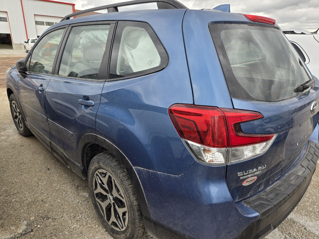 https://f005.backblazeb2.com/file/img-partshotlines-com/Inventory/EX441/Vehicle/250122_03.jpg