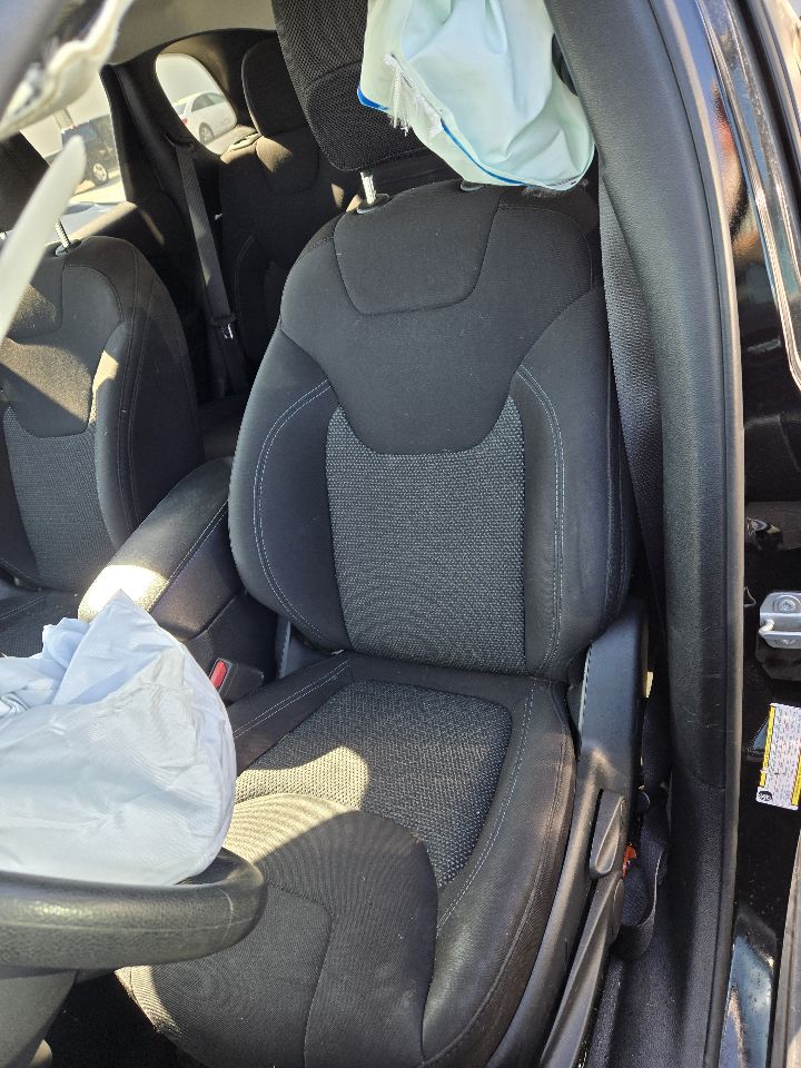 https://f005.backblazeb2.com/file/img-partshotlines-com/Inventory/EX441/Vehicle/250128_12.jpg