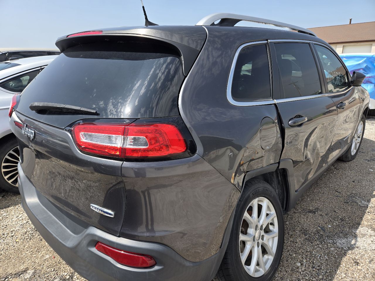 https://f005.backblazeb2.com/file/img-partshotlines-com/Inventory/EX441/Vehicle/250225_04.jpg