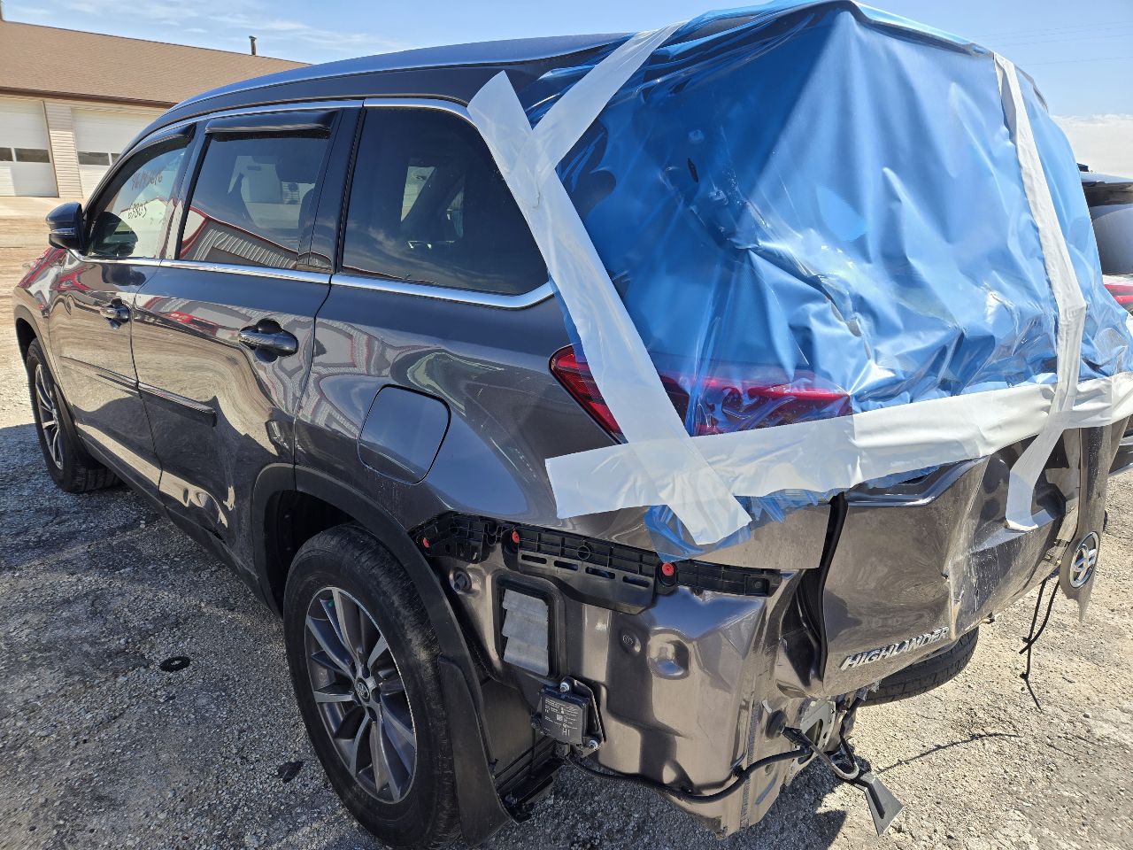 https://f005.backblazeb2.com/file/img-partshotlines-com/Inventory/EX441/Vehicle/250343_03.jpg