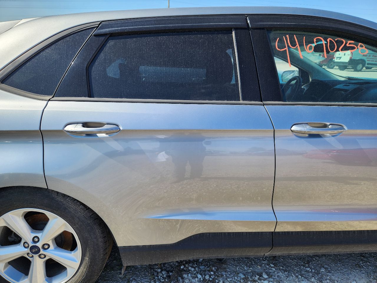Vehicle/250349_11.jpg
