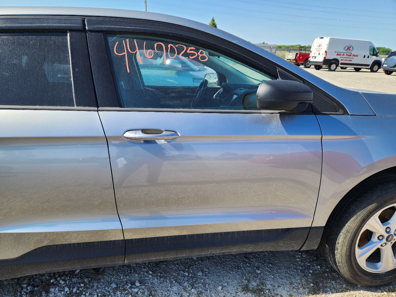 Vehicle/250349_12.jpg