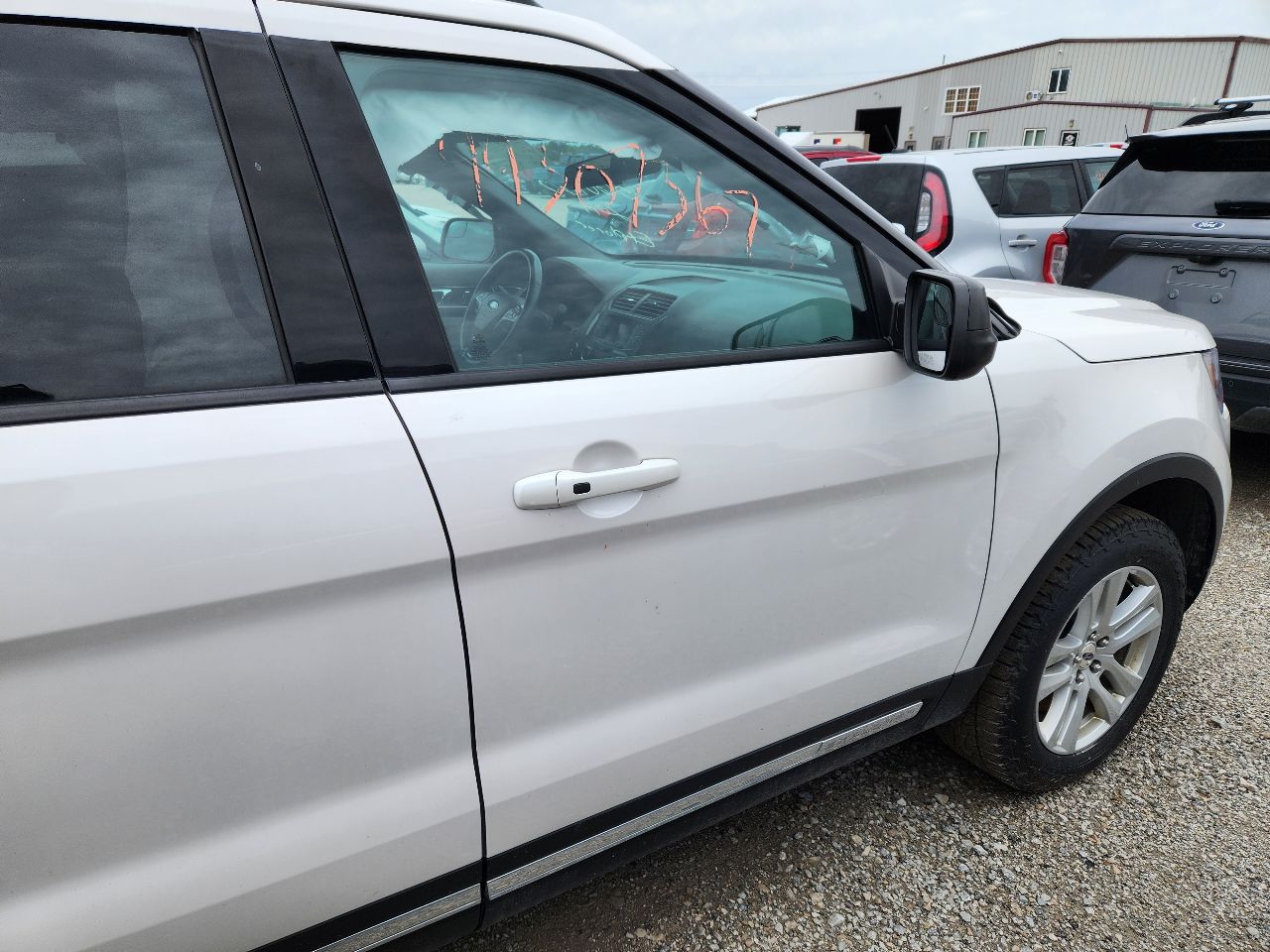 https://f005.backblazeb2.com/file/img-partshotlines-com/Inventory/EX441/Vehicle/250355_12.jpg