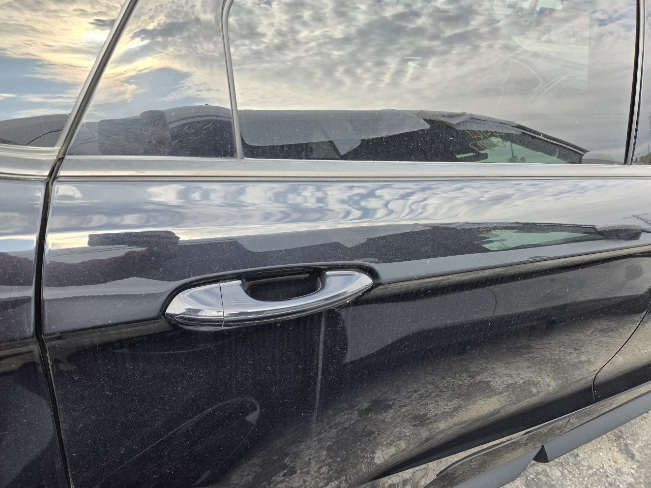 Vehicle/250370_07.jpg