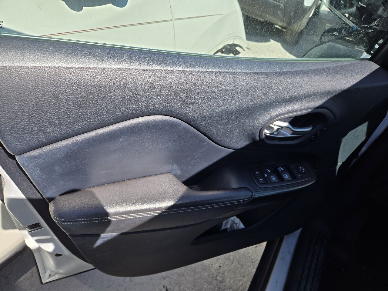 Vehicle/250382_11.jpg