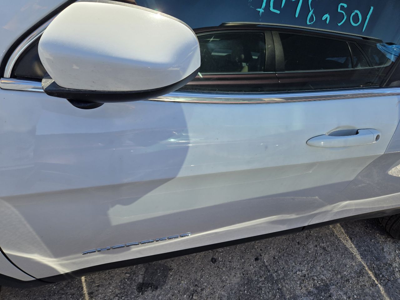 Vehicle/250384_10.jpg
