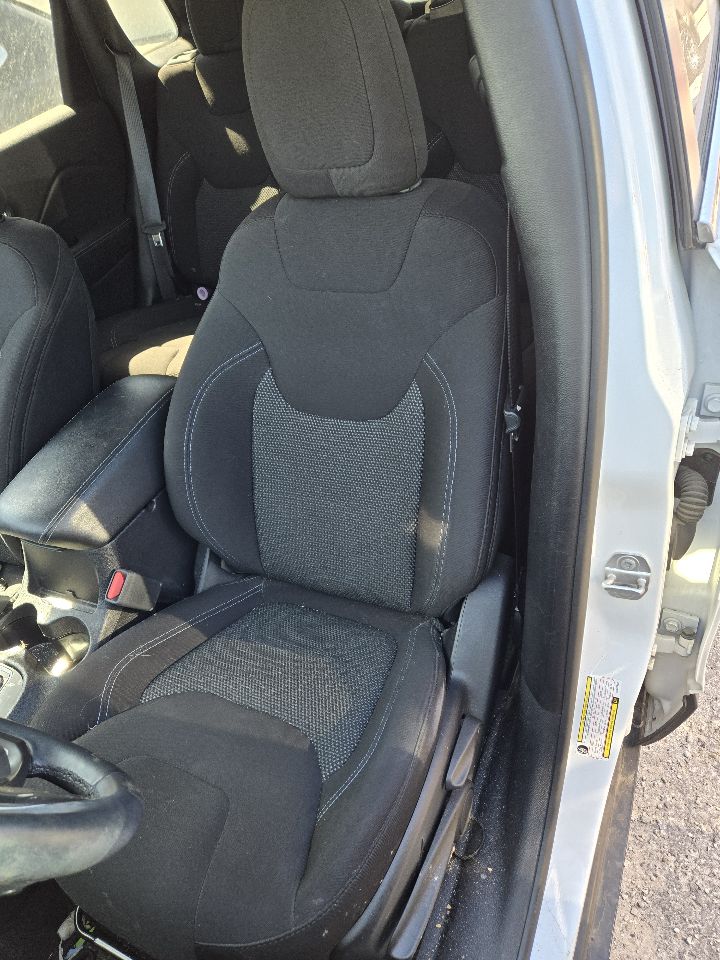 Vehicle/250384_12.jpg