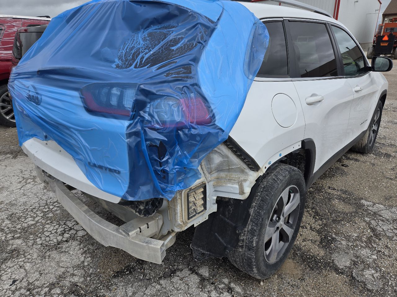 https://f005.backblazeb2.com/file/img-partshotlines-com/Inventory/EX441/Vehicle/250412_04.jpg