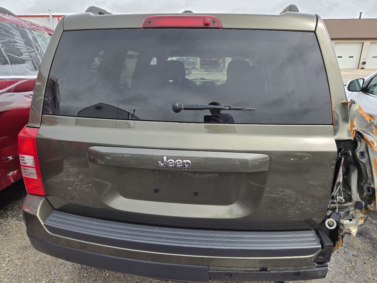 Vehicle/250452_05.jpg