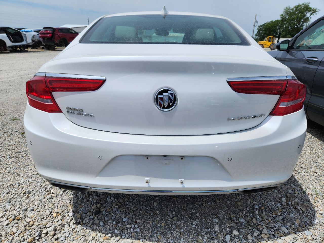https://f005.backblazeb2.com/file/img-partshotlines-com/Inventory/EX441/Vehicle/250493_10.jpg