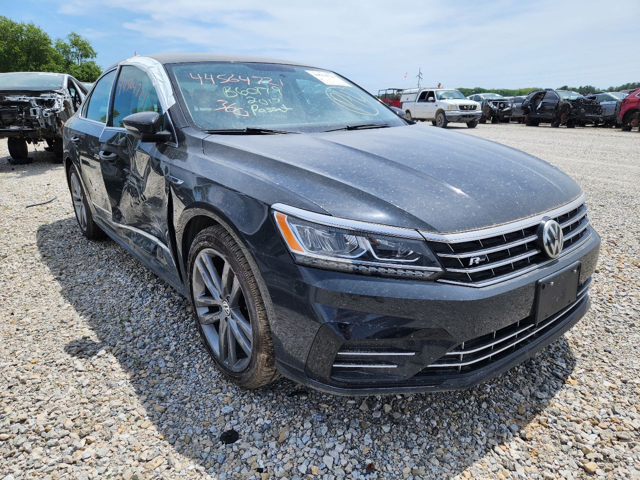 Vehicle/250499_04.jpg