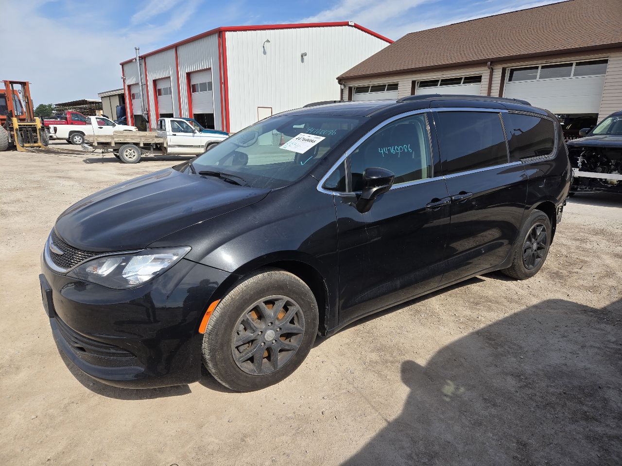 https://f005.backblazeb2.com/file/img-partshotlines-com/Inventory/EX441/Vehicle/250532_01.jpg
