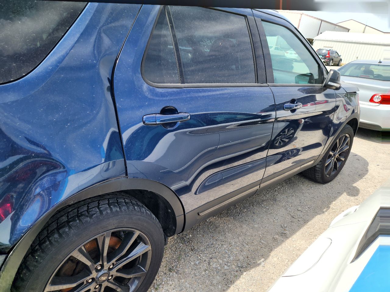 https://f005.backblazeb2.com/file/img-partshotlines-com/Inventory/EX441/Vehicle/250549_11.jpg
