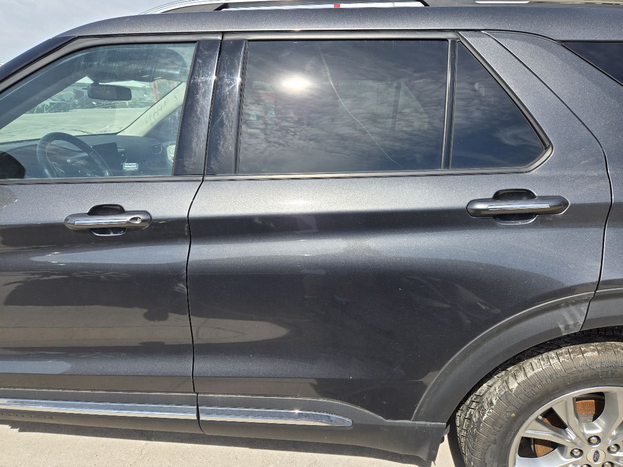 Vehicle/250564_03.jpg