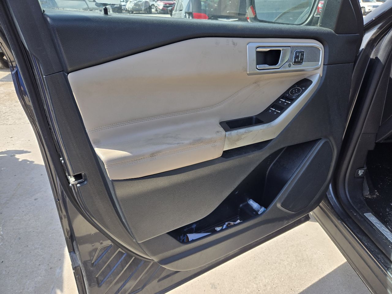 Vehicle/250564_12.jpg