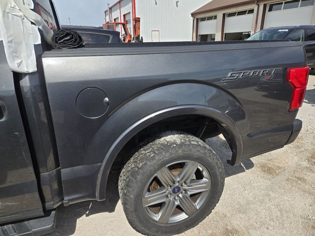 Vehicle/250571_03.jpg