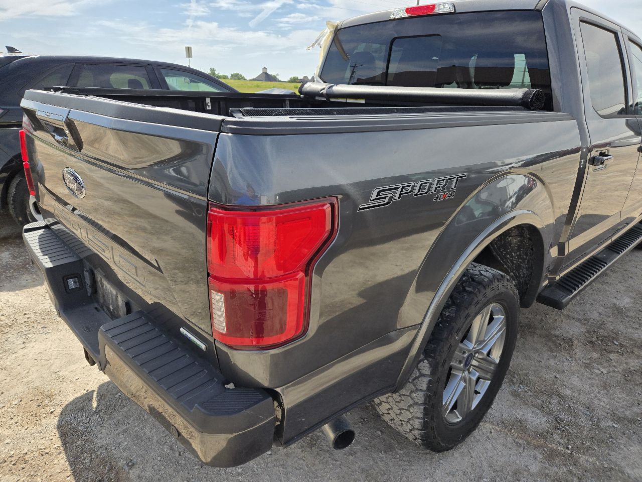 Vehicle/250571_06.jpg