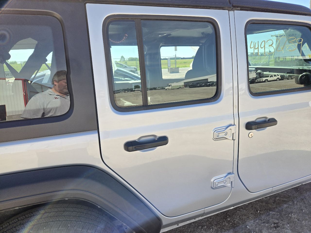 https://f005.backblazeb2.com/file/img-partshotlines-com/Inventory/EX441/Vehicle/250599_07.jpg