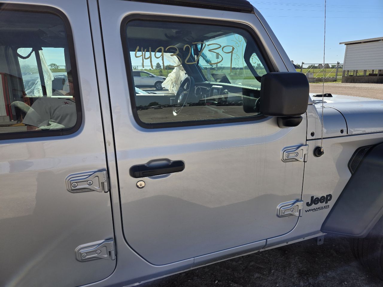 https://f005.backblazeb2.com/file/img-partshotlines-com/Inventory/EX441/Vehicle/250599_08.jpg