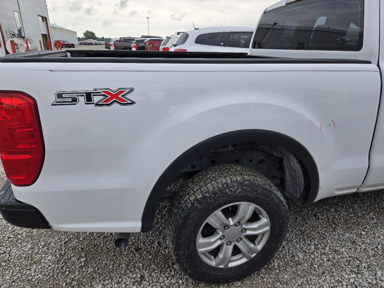 https://f005.backblazeb2.com/file/img-partshotlines-com/Inventory/EX441/Vehicle/250617_08.jpg