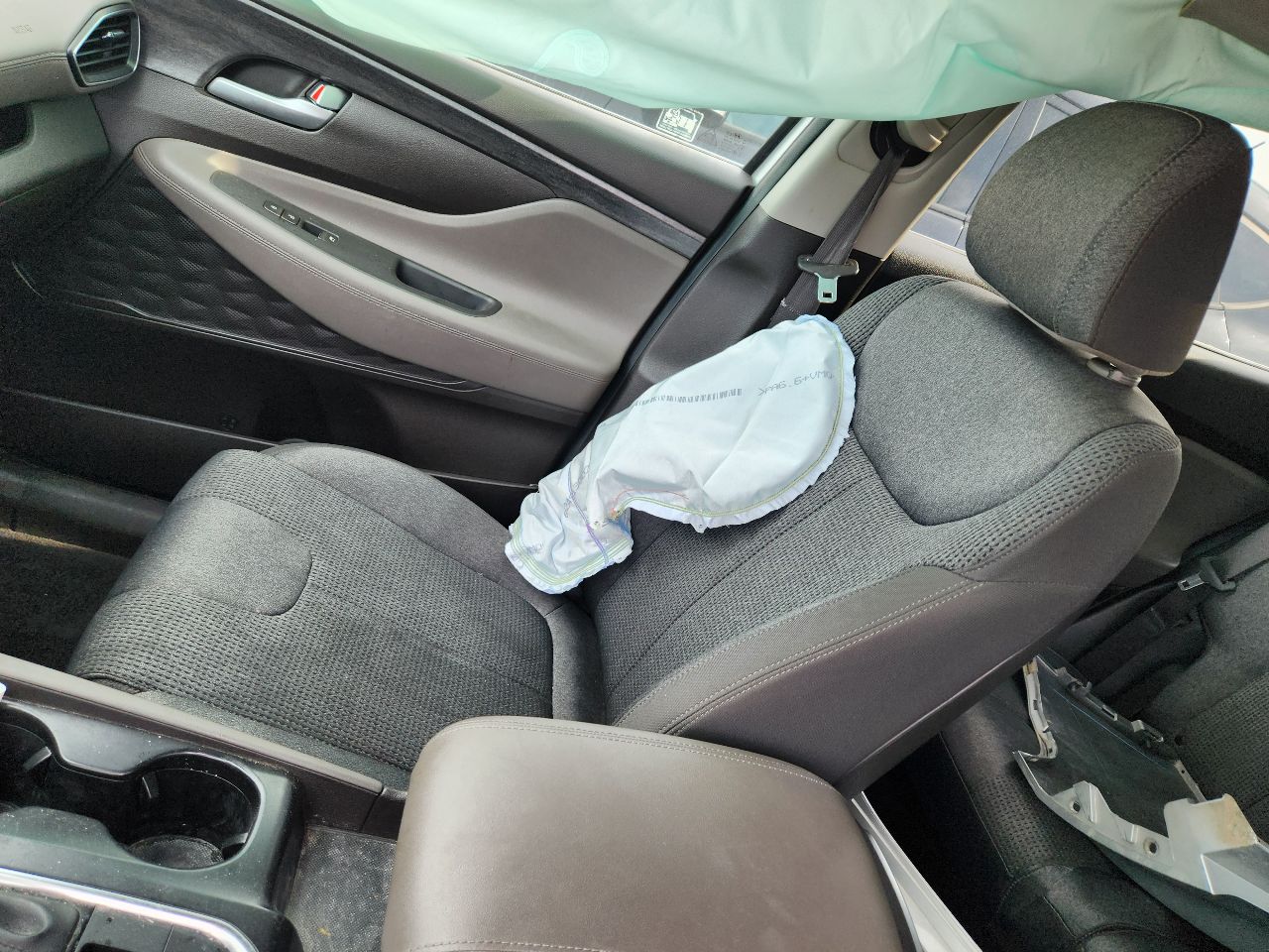 https://f005.backblazeb2.com/file/img-partshotlines-com/Inventory/EX441/Vehicle/250654_10.jpg