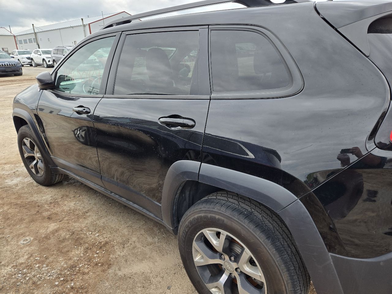 Vehicle/250688_05.jpg