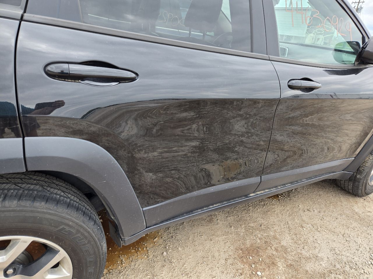 Vehicle/250688_08.jpg