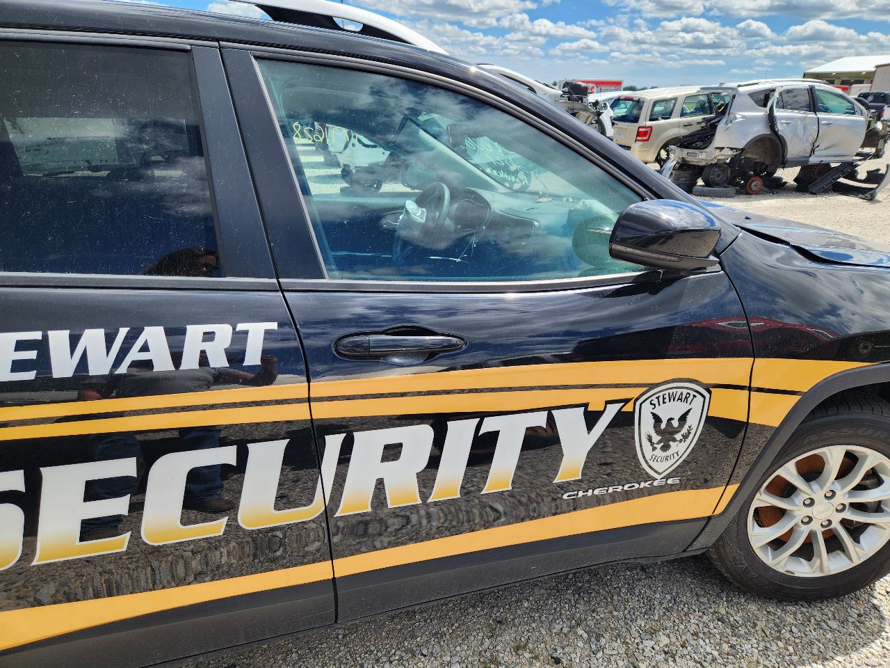 Vehicle/250696_12.jpg