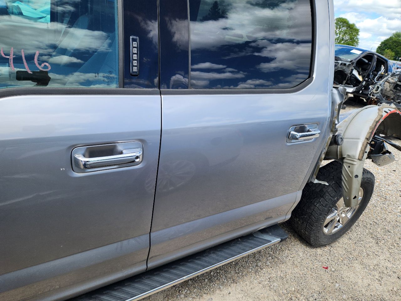 Vehicle/250732_10.jpg