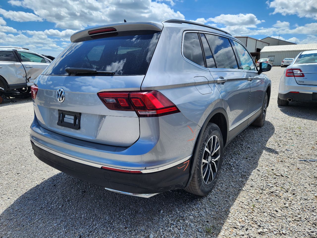 Vehicle/250735_03.jpg