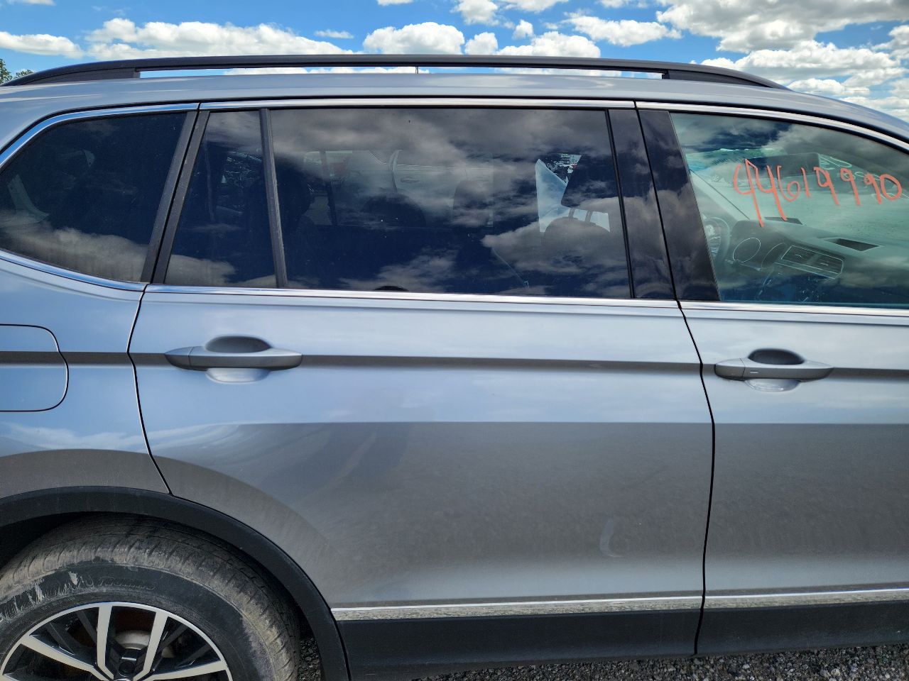 Vehicle/250735_09.jpg