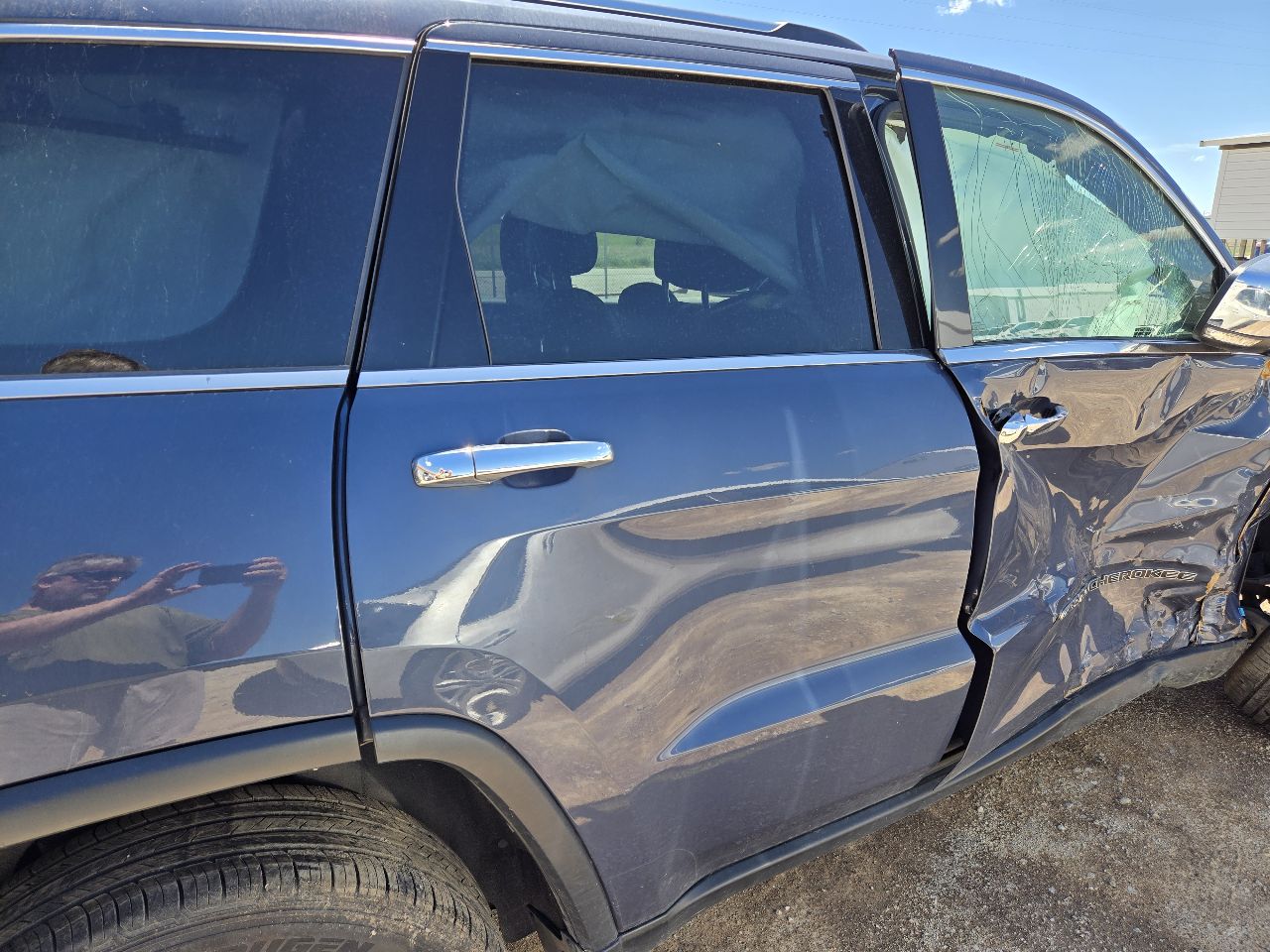 Vehicle/250751_09.jpg
