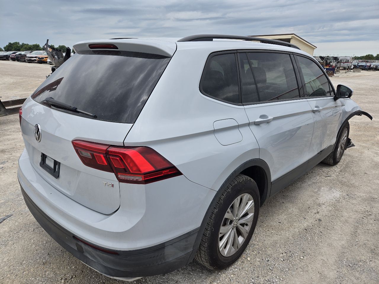 Vehicle/250846_08.jpg