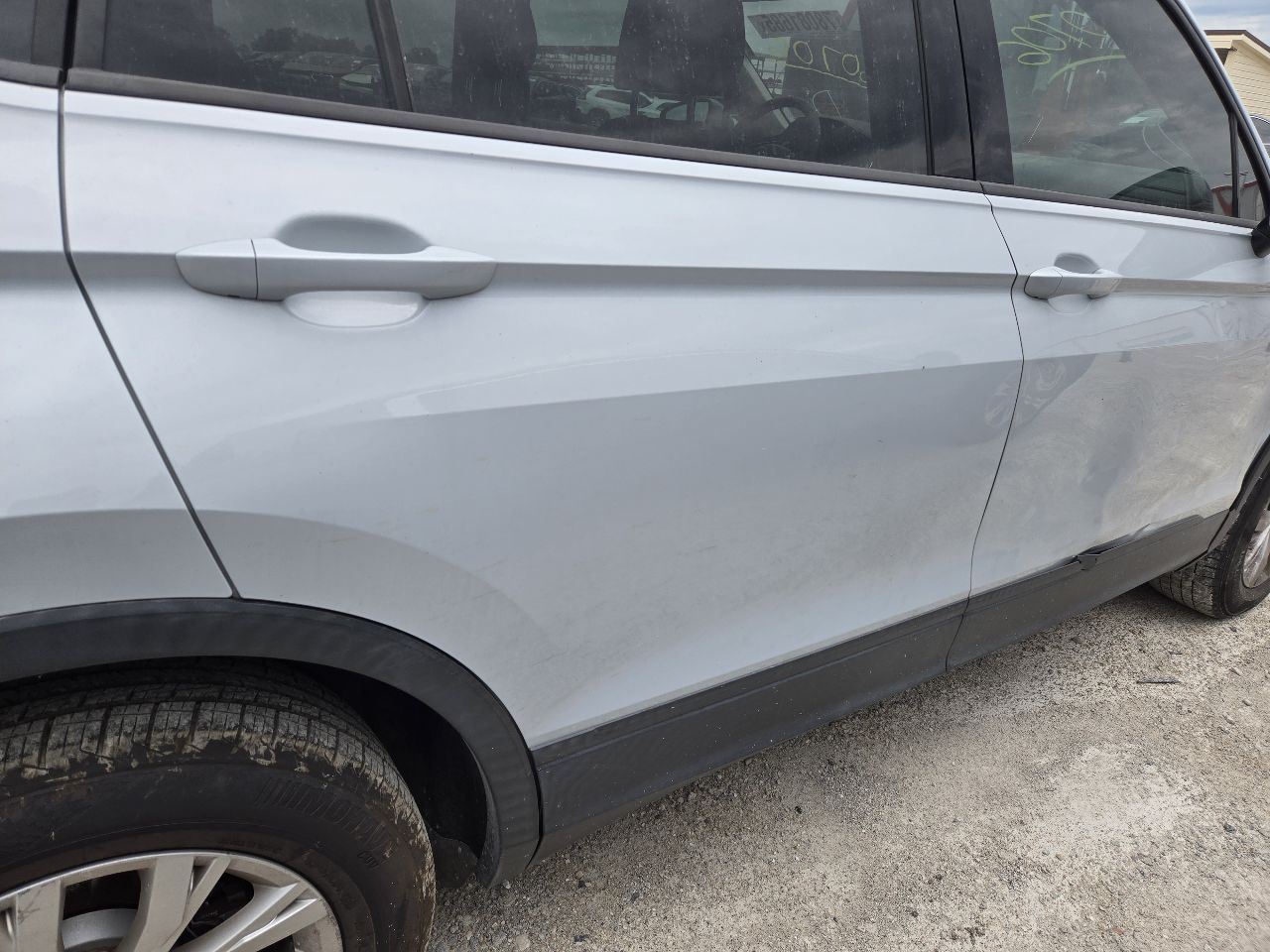 Vehicle/250846_09.jpg