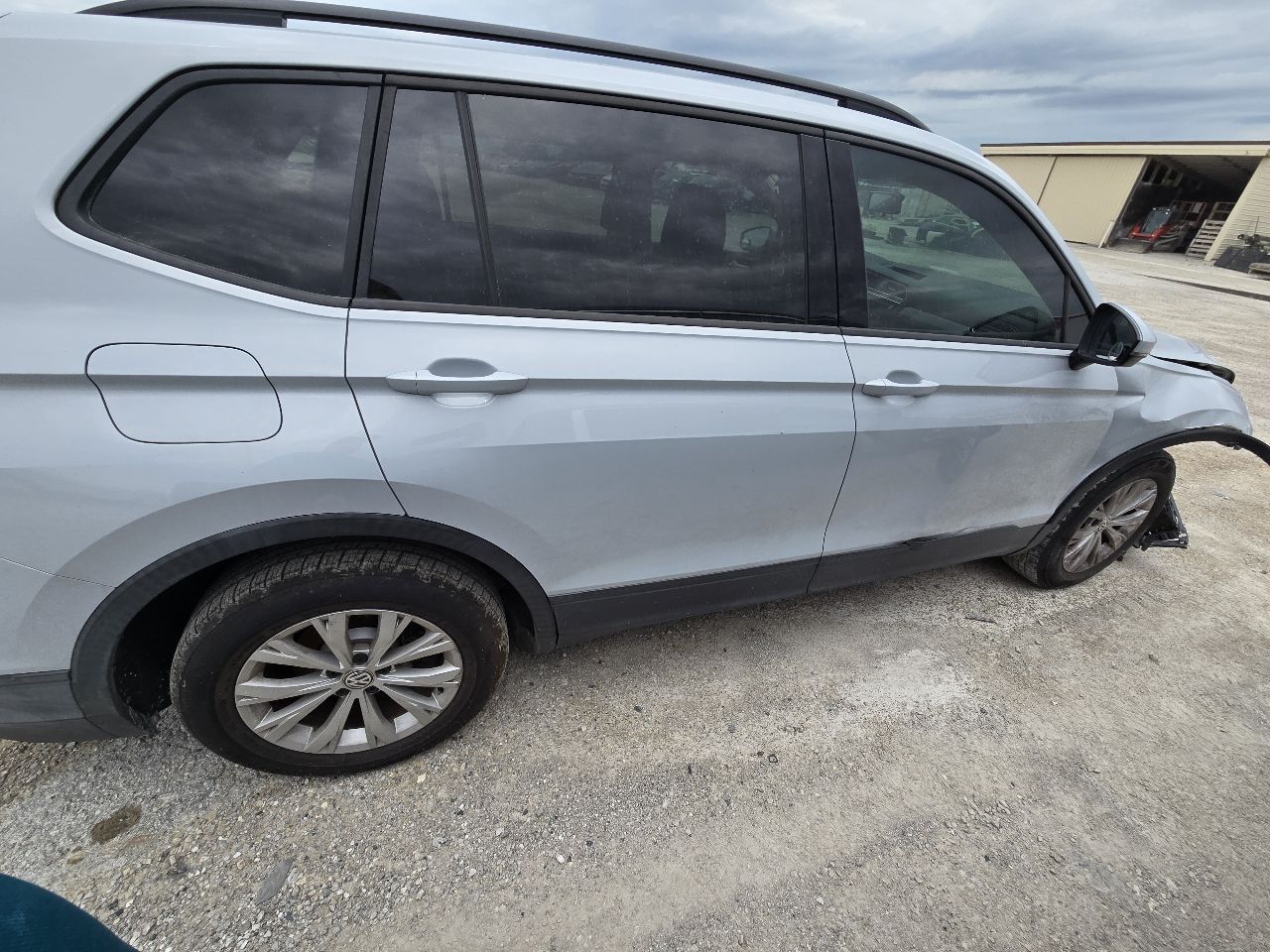 Vehicle/250846_10.jpg