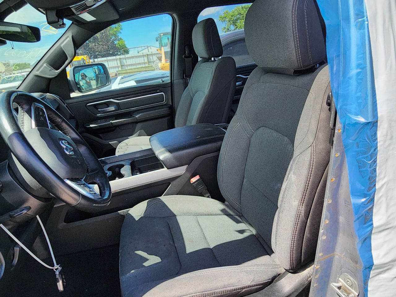https://f005.backblazeb2.com/file/img-partshotlines-com/Inventory/EX441/Vehicle/250848_12.jpg