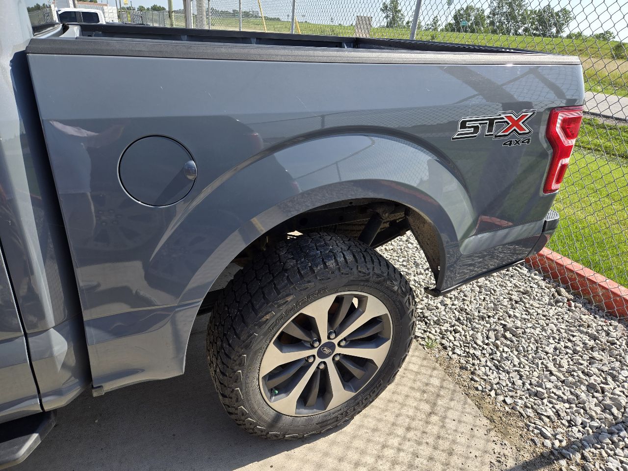 Vehicle/250939_05.jpg