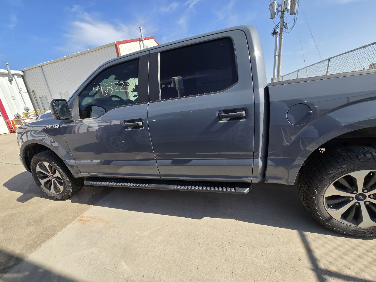 Vehicle/250939_06.jpg