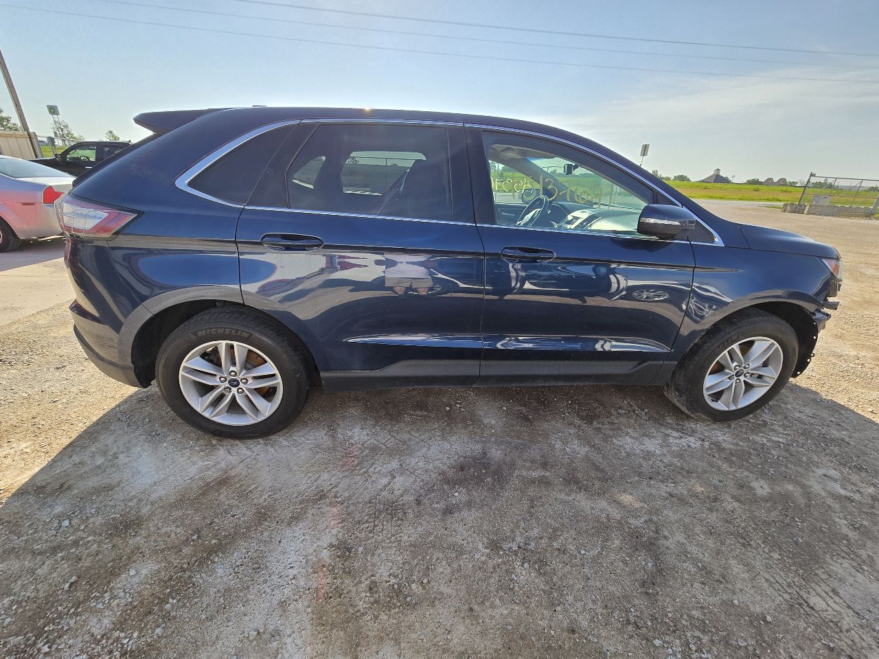 Vehicle/250940_12.jpg