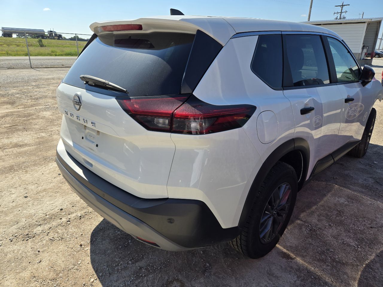 Vehicle/250944_08.jpg