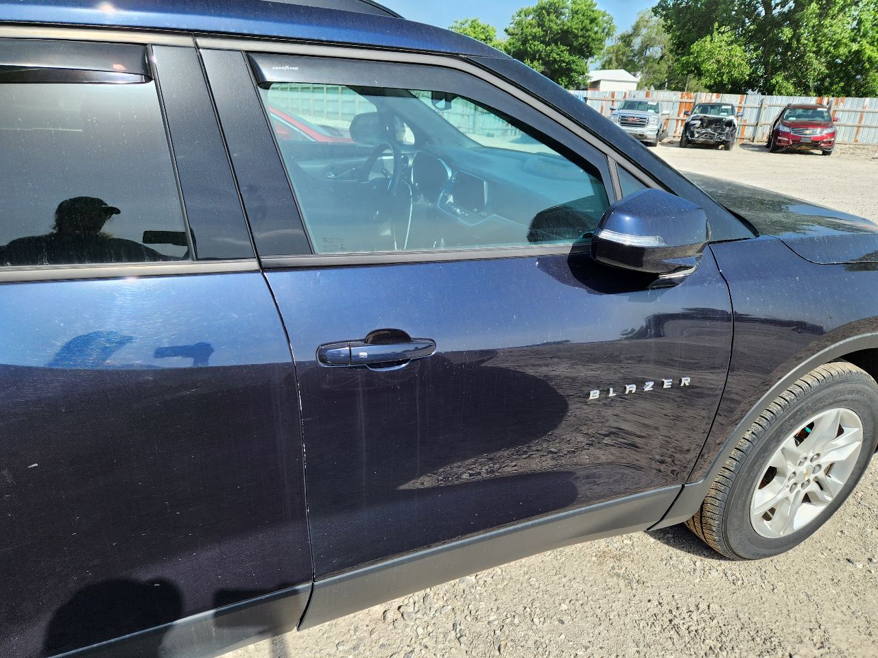 Vehicle/250956_12.jpg