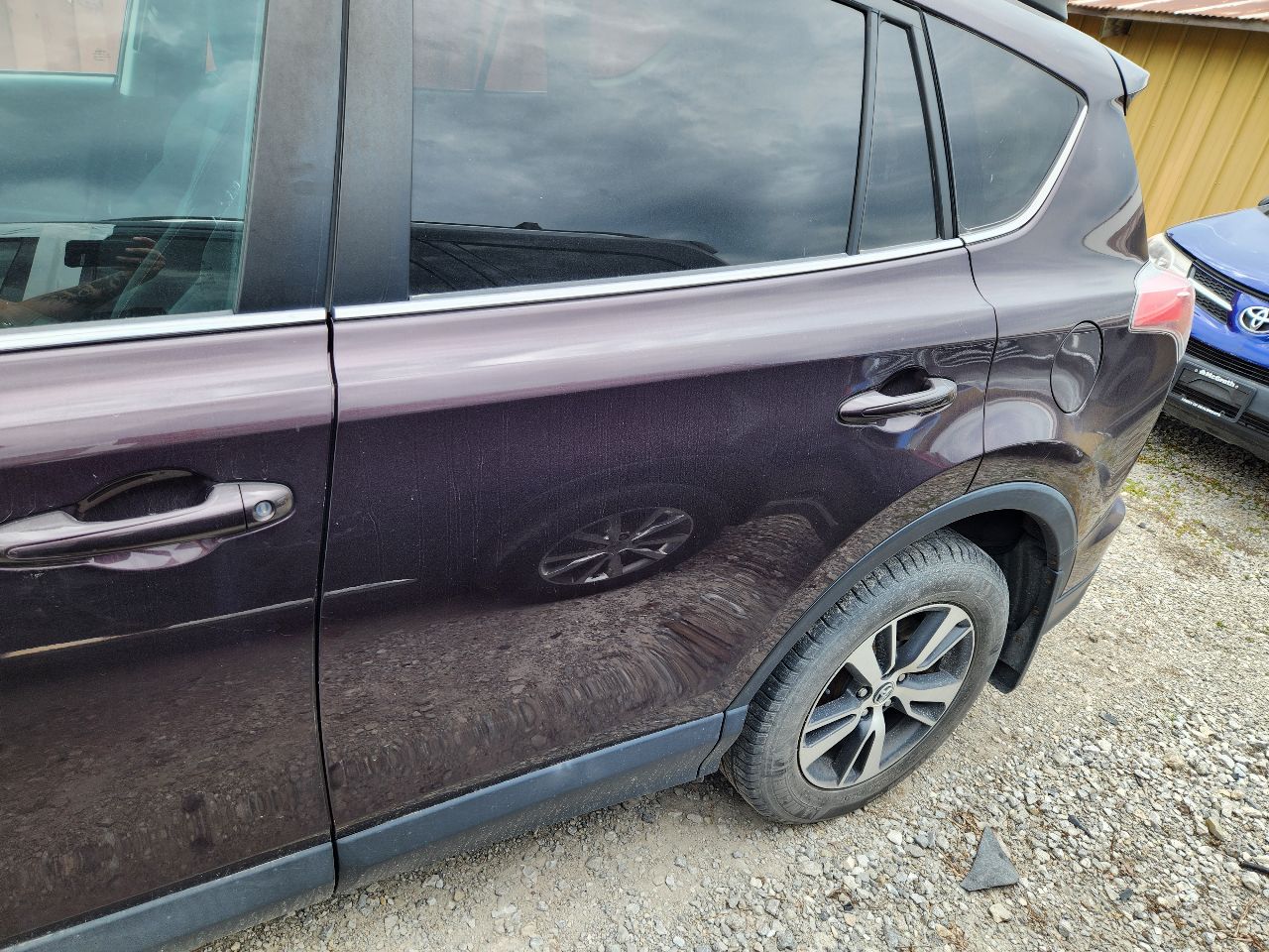 https://f005.backblazeb2.com/file/img-partshotlines-com/Inventory/EX441/Vehicle/251000_09.jpg