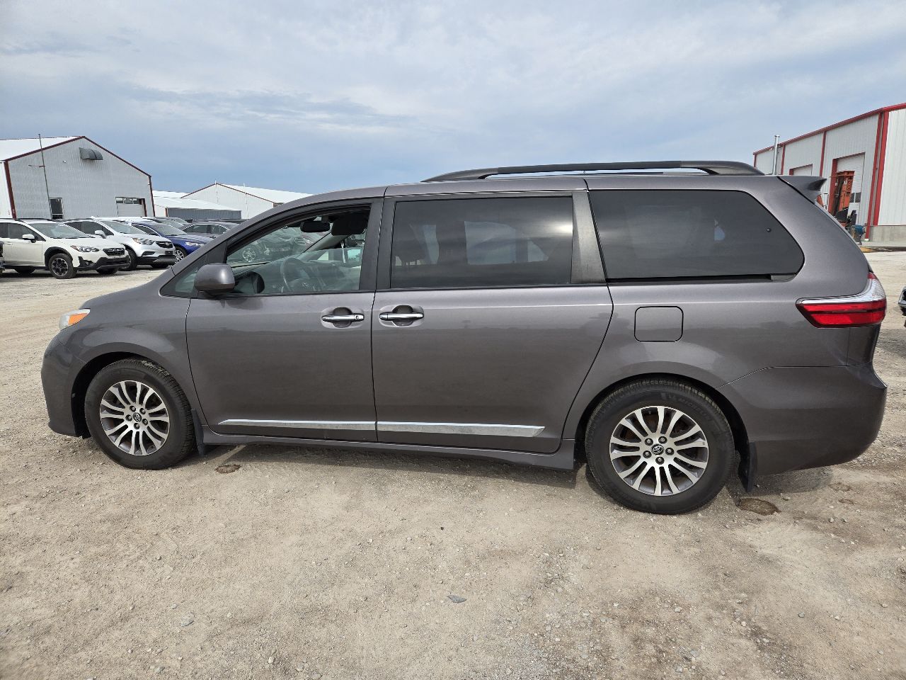 https://f005.backblazeb2.com/file/img-partshotlines-com/Inventory/EX441/Vehicle/251048_05.jpg