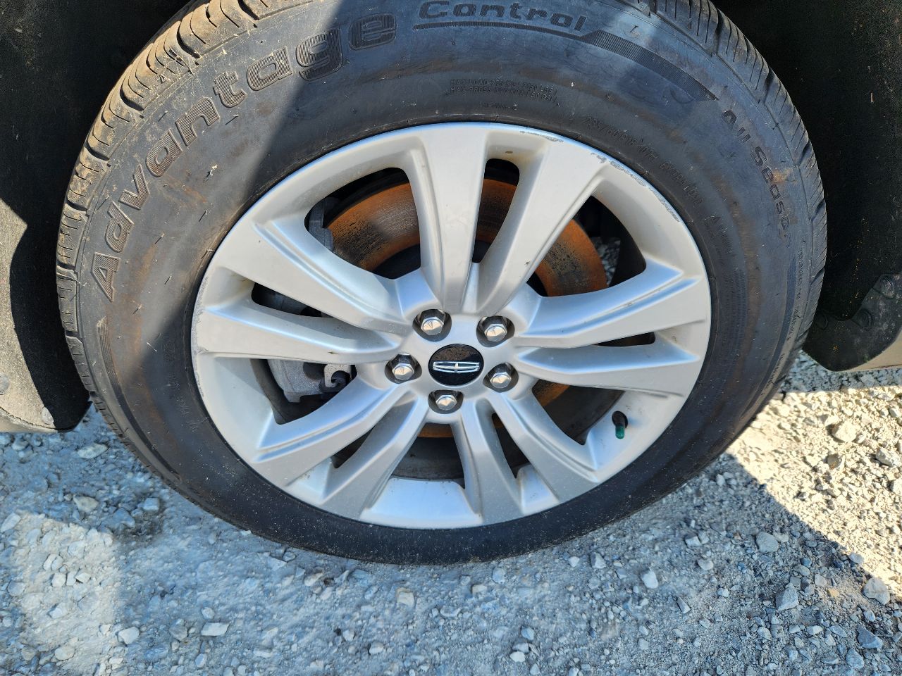 Vehicle/251057_06.jpg